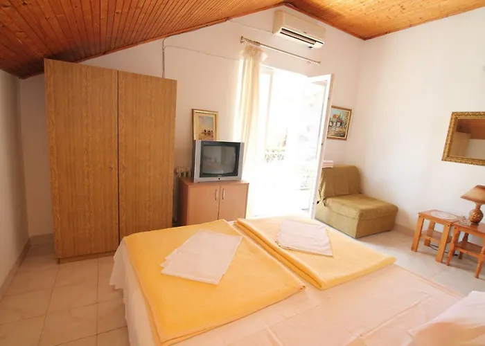 Bed & Breakfast Pansion Arnaut