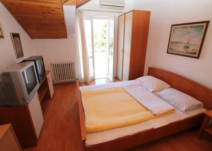 Bed & Breakfast Pansion Arnaut *