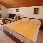 Bed and breakfast Pansion Arnaut *