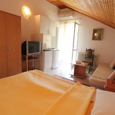 Pansion Arnaut * Podgorica