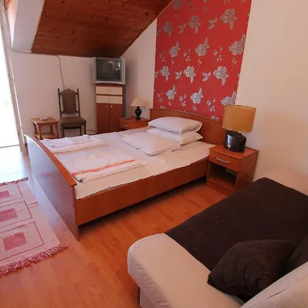 Pansion Arnaut Bed & Breakfast