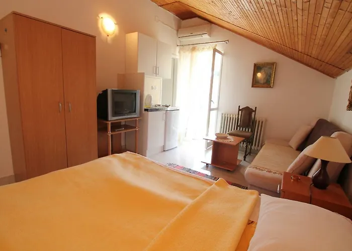 Pansion Arnaut * Podgorica