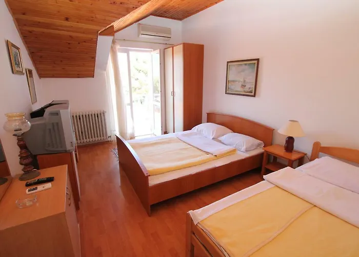 Pansion Arnaut * Podgorica